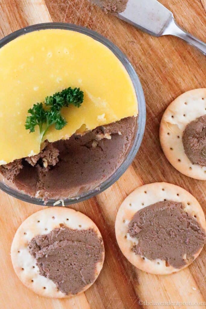 the butter seal sets into a clean firm layer that looks good enough to serve straight from the jar.